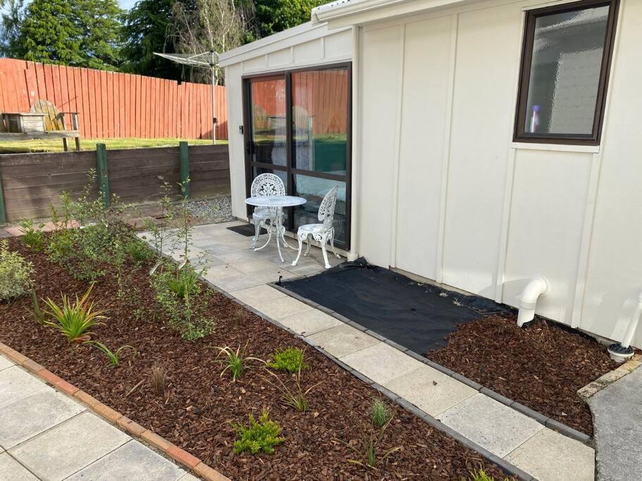 Little Hideaway Apartment Taupo Luaran gambar