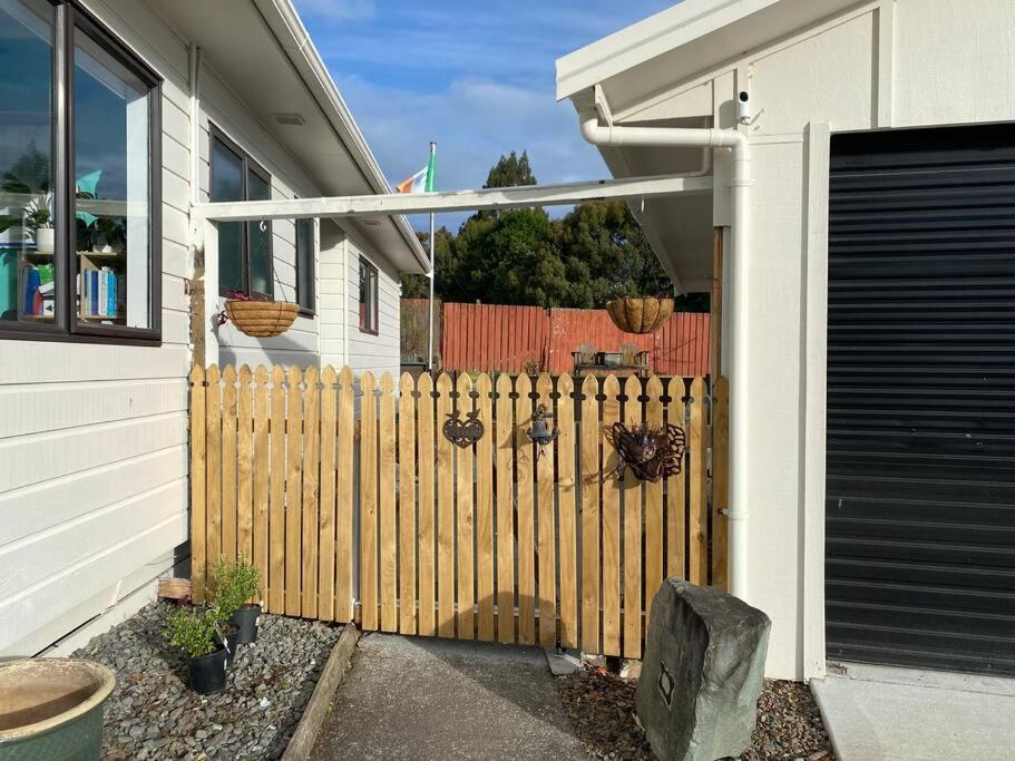 Little Hideaway Apartment Taupo Luaran gambar